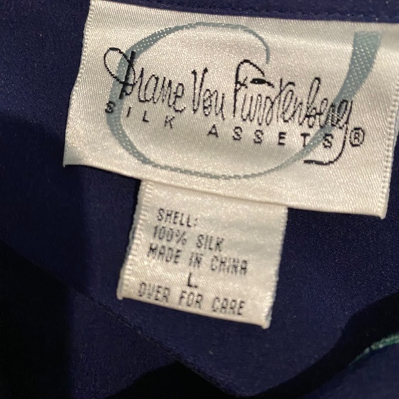 DIANE VON FURSTENBERG NAVY BLOUSE TOP SILK EMBROIDERED. NEVER WORN L/14/16 Nwot - Picture 6 of 9